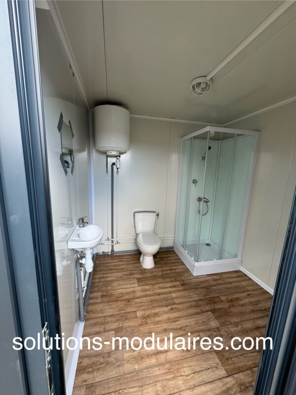 Large cabine sanitaire Toilette + Douche 2.40×2.40M 5300 euros H.T / 6360 euros TTC – Image 2