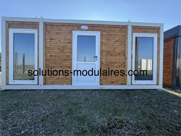 BUNGALOW MIA , Façade vitrée + bardage en bois , VENDU MONTE 8900 euros H.T / 10680 euros TTC