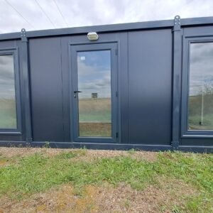 Bungalow Standard CORINE Grandes Fenêtres L6m x L2.40m VENDU MONTE PROMO 7000 euros H.T./ 8400 euros TTC