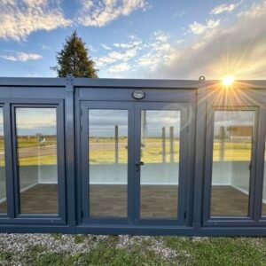 Bungalow VICTORIA vitré/ Bulle de vente VENDU MONTE 6m x 2.40m 9000euros H.T./ 10800euros TTC